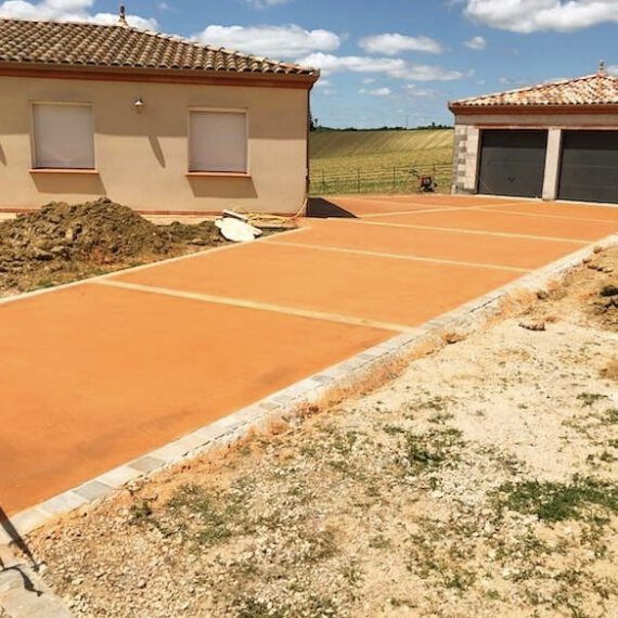 Sol coulé et lissé dans un local rénové
